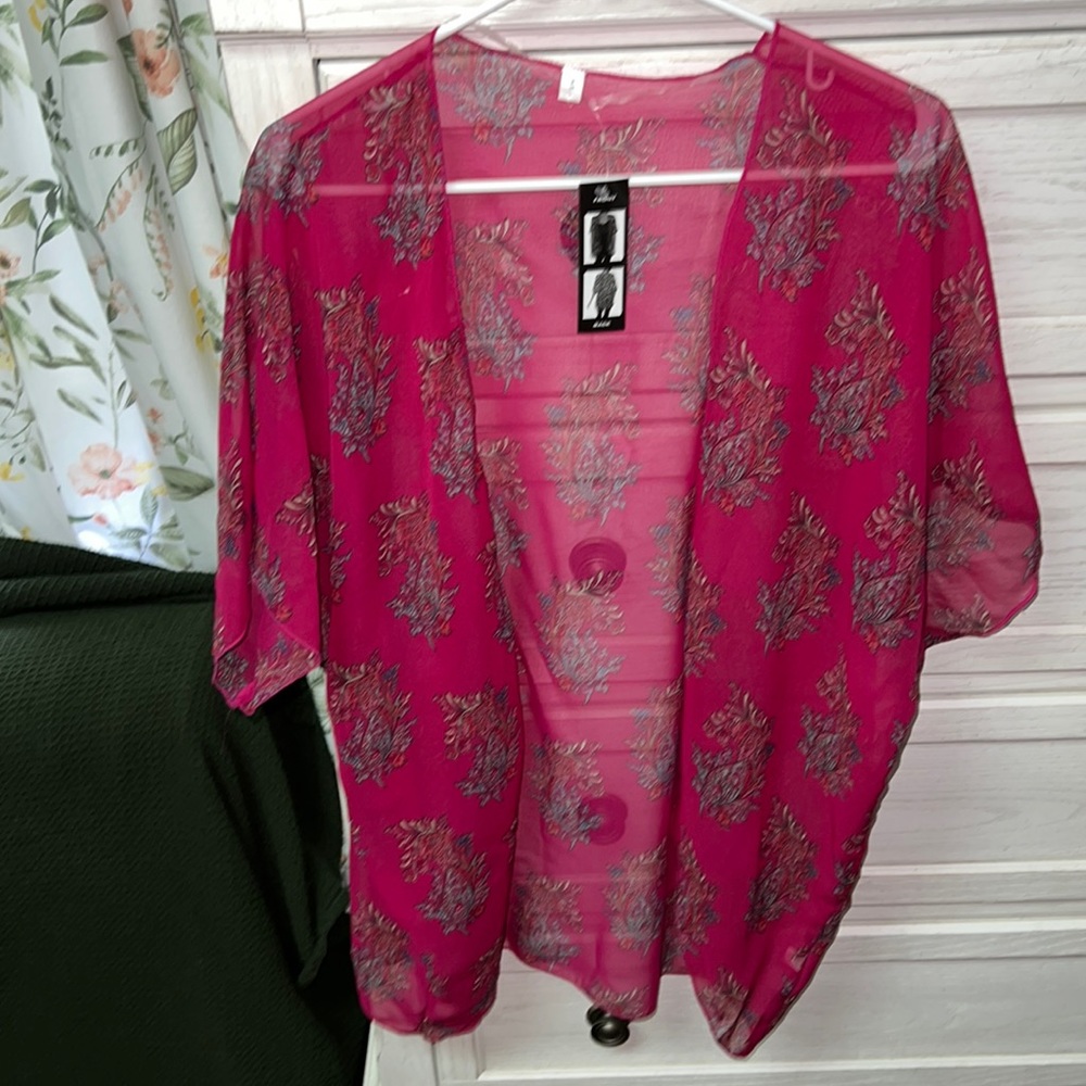 Kimono , magenta , armholes, rounded hem, semi sheer, polyester, S/M, NWT